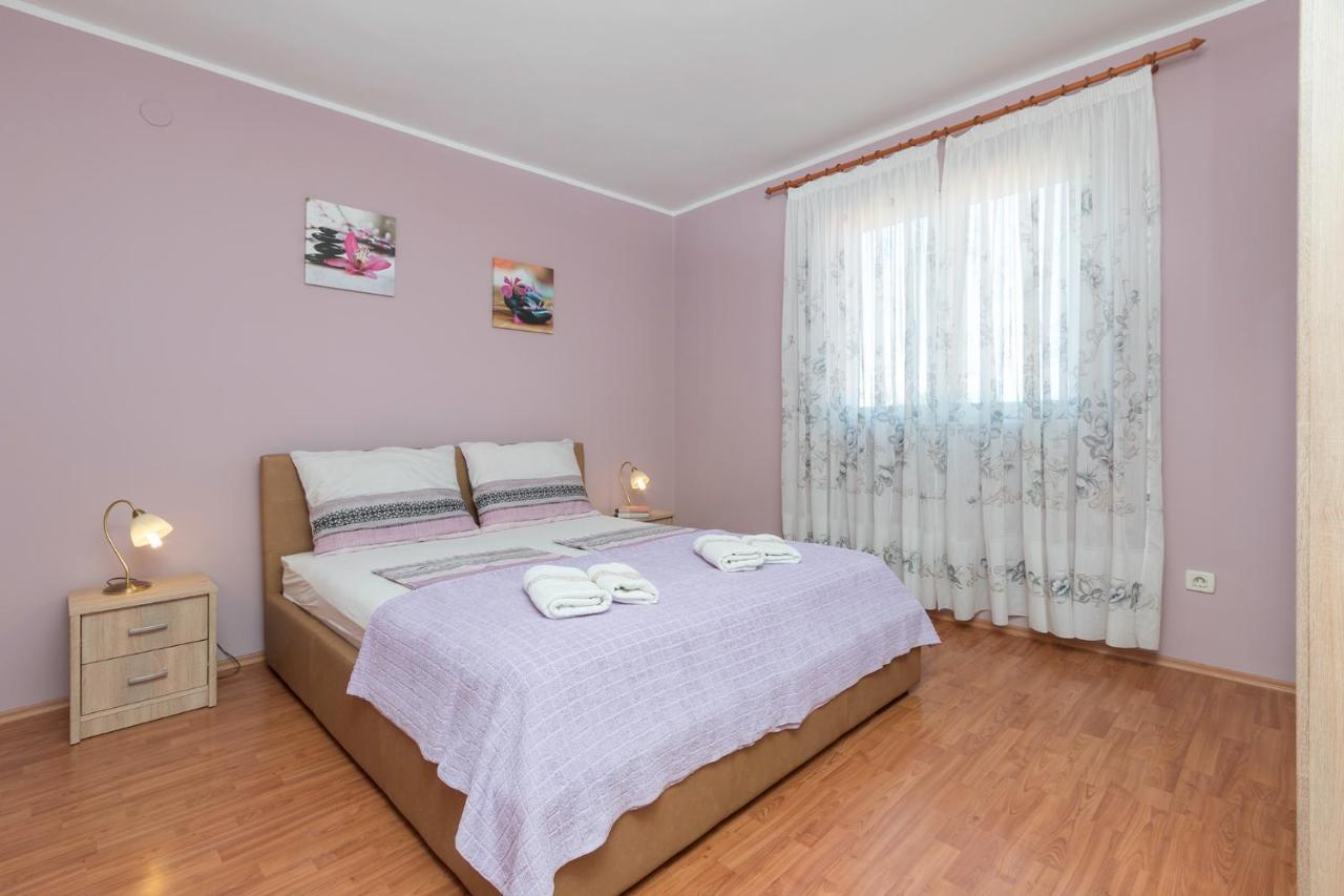 Apartment Rubina With Secure Parking Medulin Exterior photo